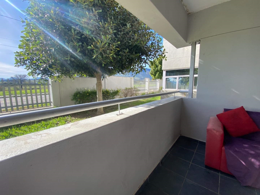 2 Bedroom Property for Sale in Klein Drakenstein Western Cape